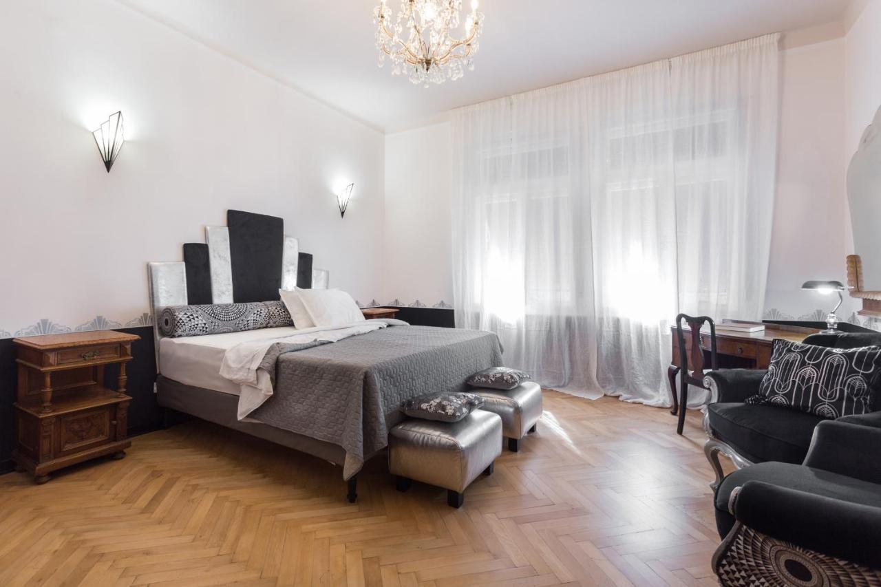 Apartamento La Casa Di Gatsby Lusso In Pieno Centro Con Parcheggio Gorizia Exterior foto